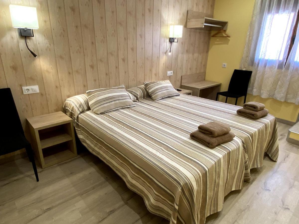 Apartamentos De Turismo Rural Las Eras Castelserás Екстериор снимка