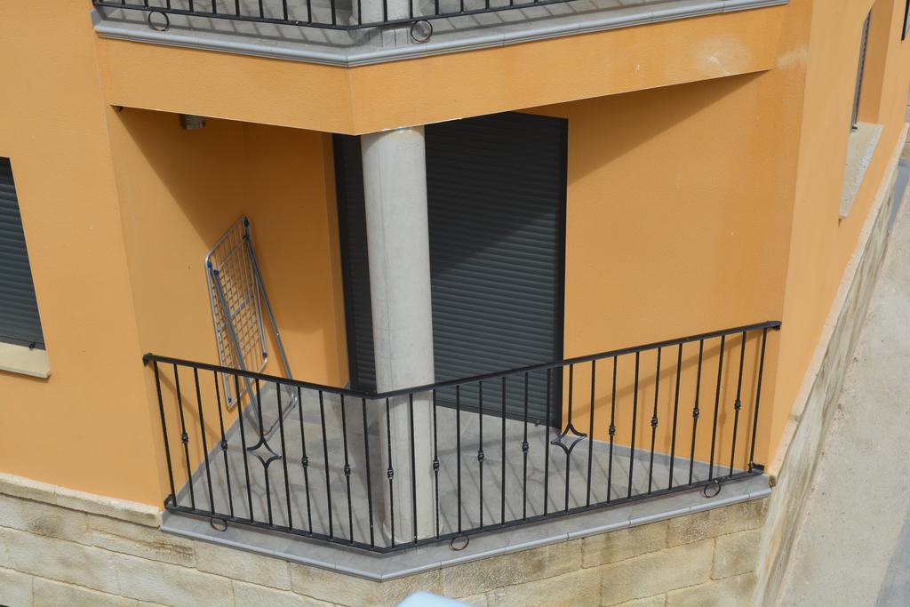 Apartamentos De Turismo Rural Las Eras Castelserás Екстериор снимка