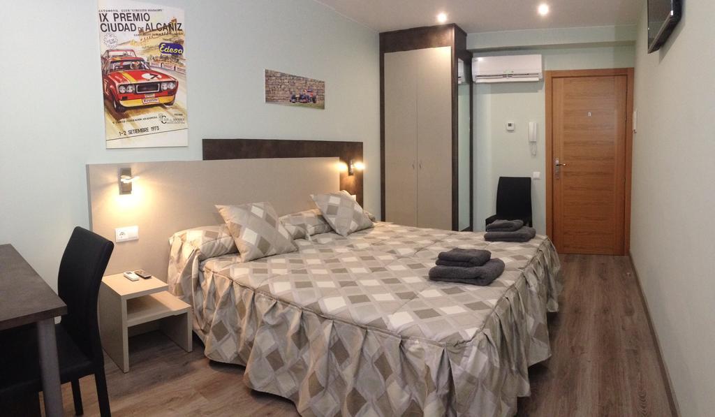 Apartamentos De Turismo Rural Las Eras Castelserás Екстериор снимка