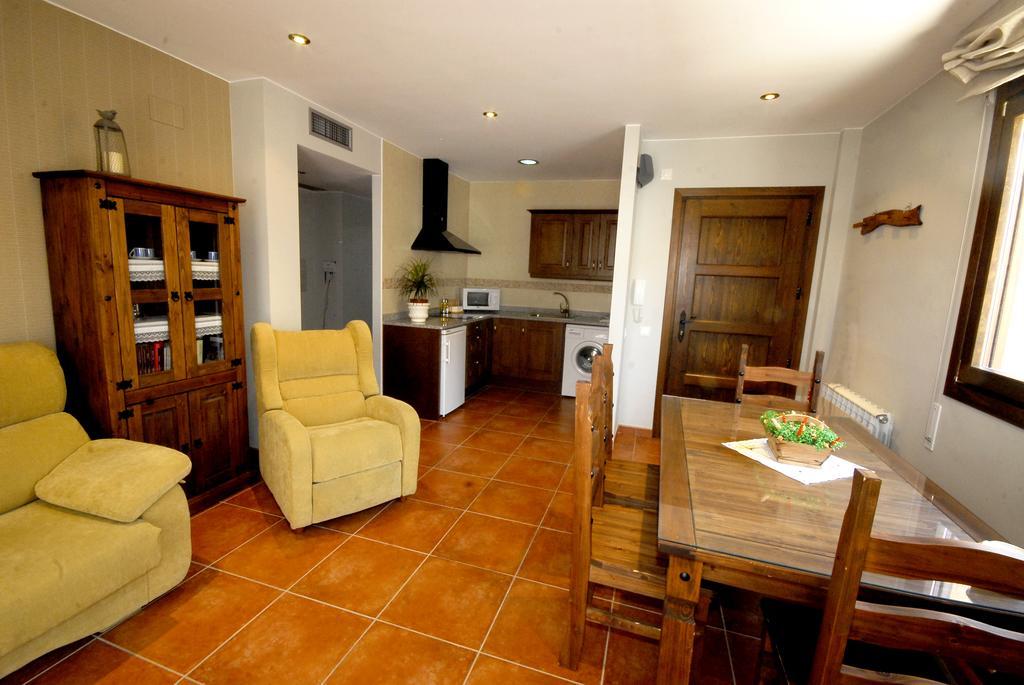 Apartamentos De Turismo Rural Las Eras Castelserás Екстериор снимка