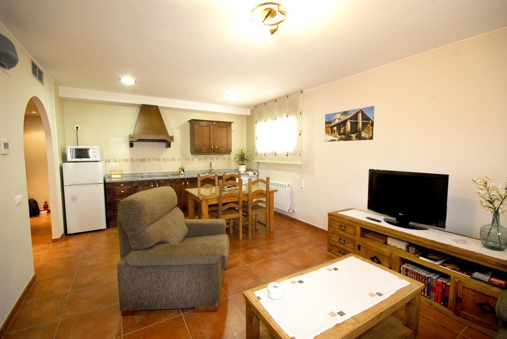 Apartamentos De Turismo Rural Las Eras Castelserás Екстериор снимка